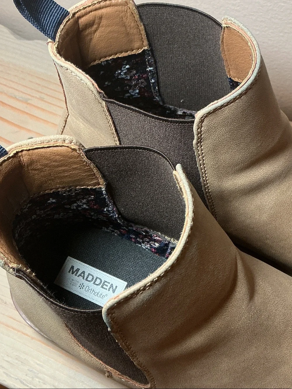 Steve Madden Men’s Tan Suede Chukka Chelsea Boots